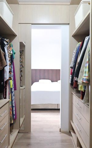 Casa de condomínio para alugar com 180m², 3 quartos e 2 vagas Casa de condomínio para alugar com 180m², 3 quartos e 2 vagasCloset