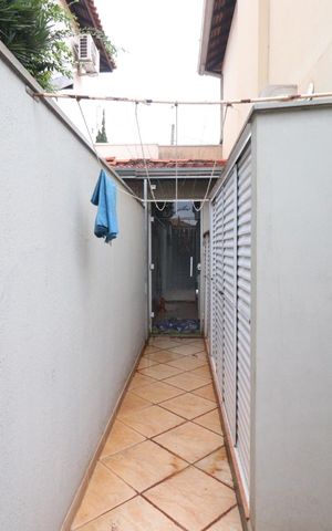 Casa de condomínio para alugar com 180m², 3 quartos e 2 vagas Casa de condomínio para alugar com 180m², 3 quartos e 2 vagasCorredor