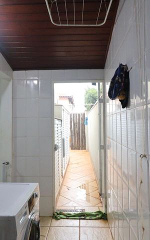 Casa de condomínio para alugar com 180m², 3 quartos e 2 vagas Casa de condomínio para alugar com 180m², 3 quartos e 2 vagasÁrea de Serviço