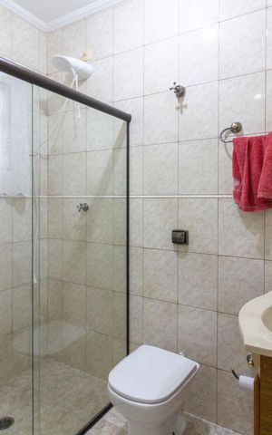 Casa para alugar com 400m², 3 quartos e 5 vagasBanheiro social