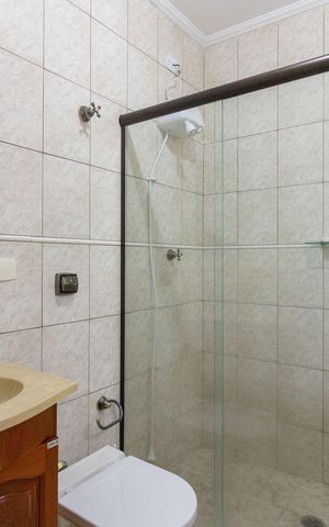 Casa para alugar com 400m², 3 quartos e 5 vagasBanheiro do Quarto 1 suíte