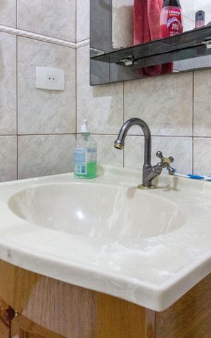 Casa para alugar com 400m², 3 quartos e 5 vagasBanheiro social