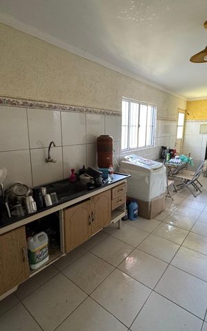 Casa à venda com 300m², 3 quartos e sem vaga