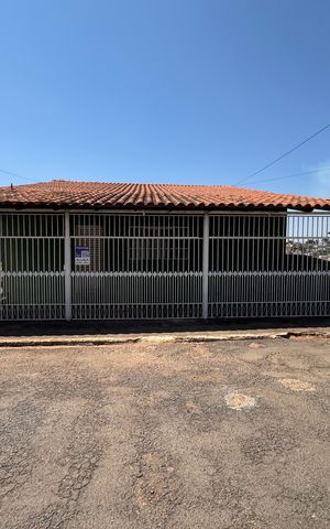 Casa à venda com 300m², 3 quartos e sem vaga