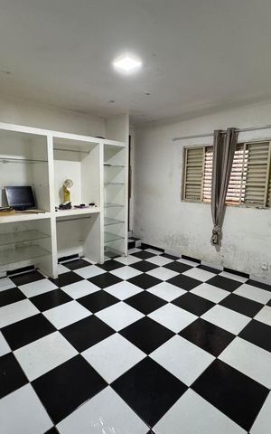 Casa à venda com 300m², 3 quartos e sem vaga