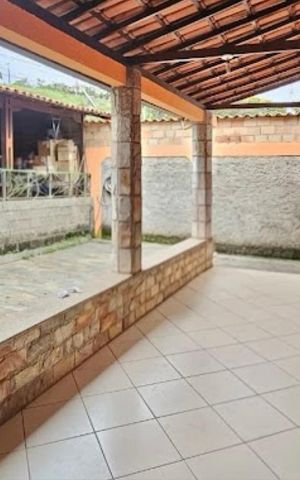 Casa à venda com 396m², 4 quartos e 4 vagas Casa à venda com 396m², 4 quartos e 4 vagasVaranda