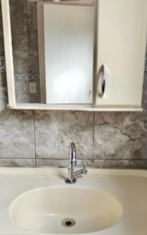 Casa à venda com 396m², 4 quartos e 4 vagas Casa à venda com 396m², 4 quartos e 4 vagasBanheiro