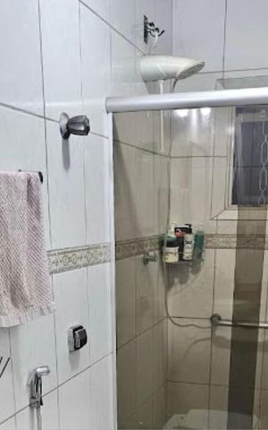 Casa à venda com 396m², 4 quartos e 4 vagas Casa à venda com 396m², 4 quartos e 4 vagasBanheiro