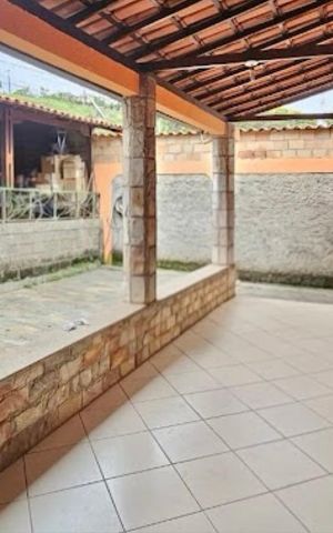 Casa à venda com 396m², 4 quartos e 4 vagas Casa à venda com 396m², 4 quartos e 4 vagasÁrea externa