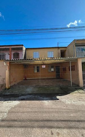 Casa à venda com 260m², 3 quartos e 2 vagas Casa à venda com 260m², 3 quartos e 2 vagasFachada