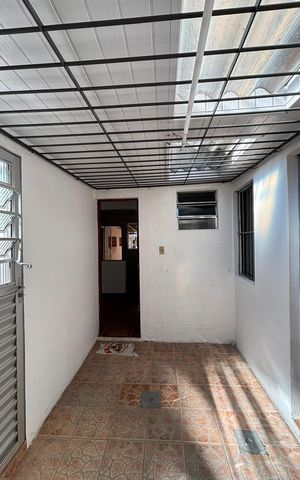 Casa à venda com 260m², 3 quartos e 2 vagas Casa à venda com 260m², 3 quartos e 2 vagasCorredor