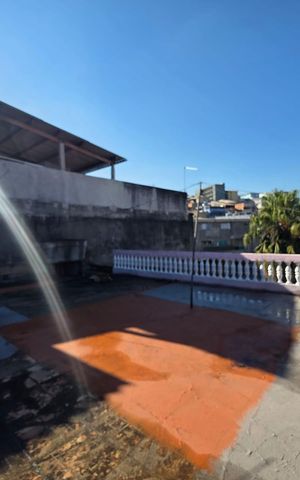Casa à venda com 260m², 3 quartos e 2 vagas Casa à venda com 260m², 3 quartos e 2 vagasÁrea externa