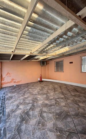 Casa à venda com 260m², 3 quartos e 2 vagas Casa à venda com 260m², 3 quartos e 2 vagasGaragem