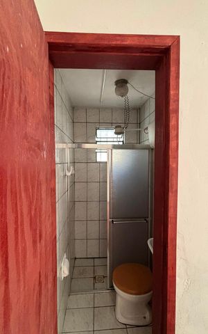 Casa à venda com 260m², 3 quartos e 2 vagas Casa à venda com 260m², 3 quartos e 2 vagasBanheiro 2