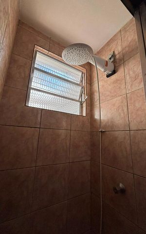 Casa à venda com 260m², 3 quartos e 2 vagas Casa à venda com 260m², 3 quartos e 2 vagasBanheiro 2