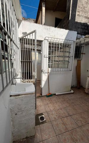 Casa à venda com 260m², 3 quartos e 2 vagas Casa à venda com 260m², 3 quartos e 2 vagasÁrea externa