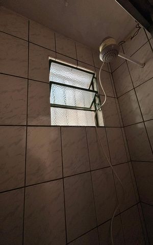 Casa à venda com 260m², 3 quartos e 2 vagas Casa à venda com 260m², 3 quartos e 2 vagasBanheiro 1