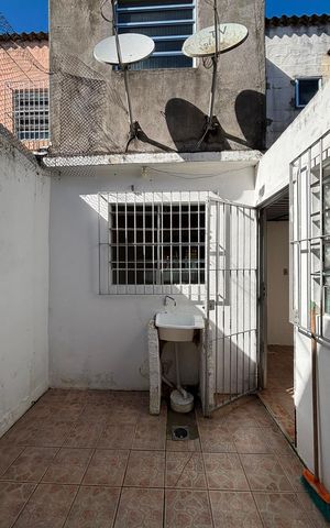 Casa à venda com 260m², 3 quartos e 2 vagas Casa à venda com 260m², 3 quartos e 2 vagasÁrea externa