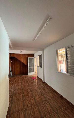 Casa à venda com 260m², 3 quartos e 2 vagas Casa à venda com 260m², 3 quartos e 2 vagasSala