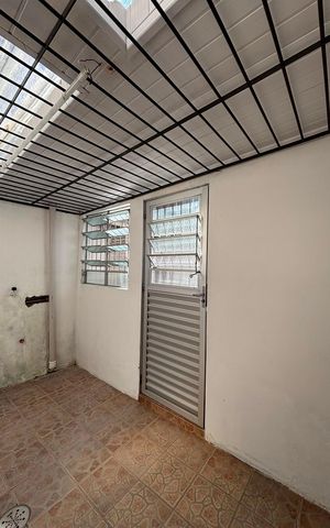 Casa à venda com 260m², 3 quartos e 2 vagas Casa à venda com 260m², 3 quartos e 2 vagasCorredor