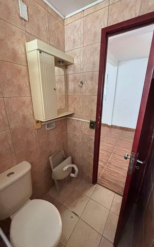 Casa à venda com 260m², 3 quartos e 2 vagas Casa à venda com 260m², 3 quartos e 2 vagasBanheiro 2