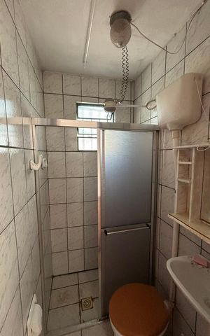 Casa à venda com 260m², 3 quartos e 2 vagas Casa à venda com 260m², 3 quartos e 2 vagasBanheiro 1