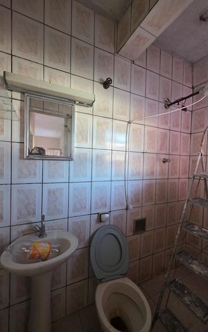 Casa à venda com 260m², 3 quartos e 2 vagas Casa à venda com 260m², 3 quartos e 2 vagasÁrea de serviço