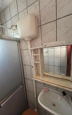 Casa à venda com 260m², 3 quartos e 2 vagas Casa à venda com 260m², 3 quartos e 2 vagasBanheiro 1