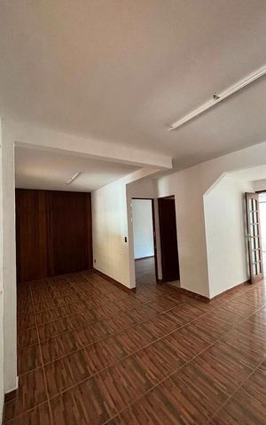 Casa à venda com 260m², 3 quartos e 2 vagas Casa à venda com 260m², 3 quartos e 2 vagasSala