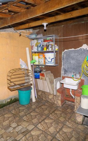 Casa à venda com 255m², 3 quartos e 4 vagas Casa à venda com 255m², 3 quartos e 4 vagasQuintal