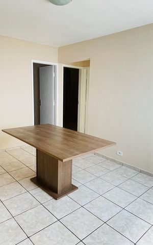 Apartamento para alugar com 50m², 2 quartos e 1 vaga Apartamento para alugar com 50m², 2 quartos e 1 vagaSala
