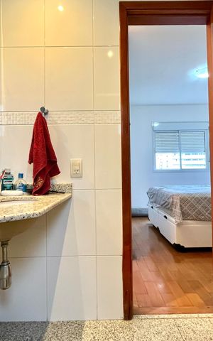 Apartamento à venda com 115m², 3 quartos e 3 vagas Apartamento à venda com 115m², 3 quartos e 3 vagasBanheiro da Suíte