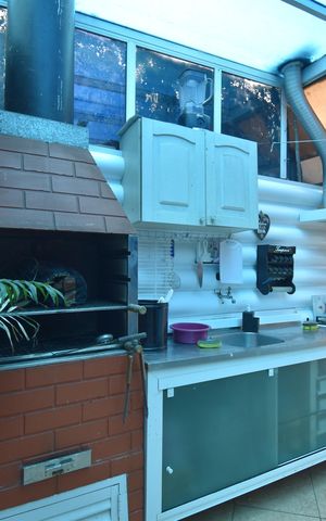 Casa à venda com 160m², 3 quartos e 3 vagasChurrasqueira