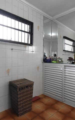 Casa à venda com 160m², 3 quartos e 3 vagasBanheiro