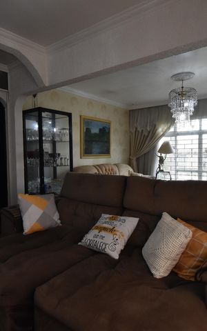 Casa à venda com 160m², 3 quartos e 3 vagasSala 1