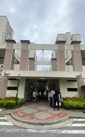 Apartamento para alugar com 55m², 2 quartos e 1 vaga Apartamento para alugar com 55m², 2 quartos e 1 vagaFachada