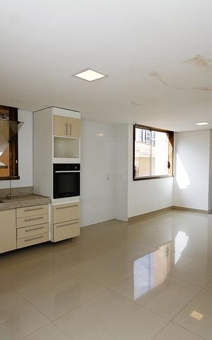 Casa à venda com 400m², 4 quartos e 4 vagasCozinha