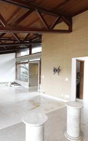Casa à venda com 400m², 4 quartos e 4 vagasSala
