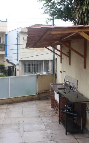 Casa para alugar com 100m², 3 quartos e sem vagaVaranda