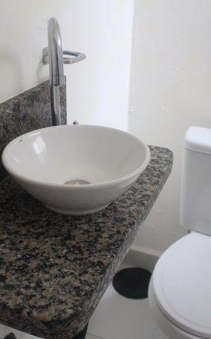 Casa para alugar com 100m², 3 quartos e sem vagaBanheiro da Suíte