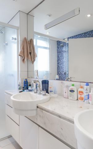 Apartamento à venda com 182m², 3 quartos e 3 vagas Apartamento à venda com 182m², 3 quartos e 3 vagasBanheiro da Suíte