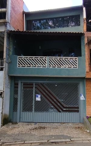 Casa para alugar com 110m², 2 quartos e 1 vaga Casa para alugar com 110m², 2 quartos e 1 vagaFachada