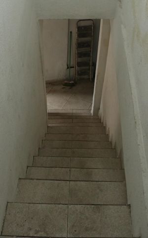 Casa para alugar com 70m², 1 quarto e sem vagaEscada