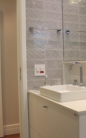 Apartamento à venda com 97m², 2 quartos e 3 vagasBanheiro da Suíte