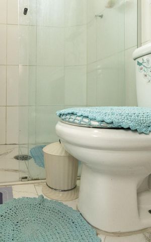 Casa à venda com 250m², 3 quartos e 2 vagas Casa à venda com 250m², 3 quartos e 2 vagasBanheiro 1