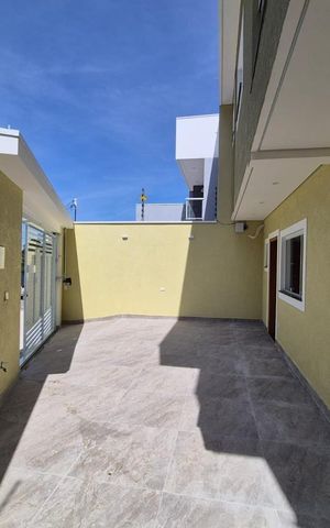 Casa à venda com 70m², 2 quartos e 2 vagas