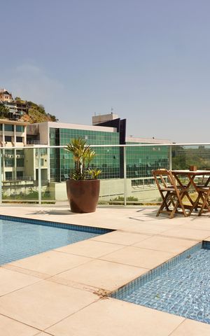 Apartamento à venda com 220m², 4 quartos e 4 vagasÁrea comum - Piscina