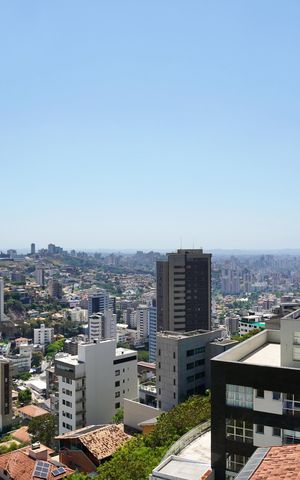 Apartamento à venda com 220m², 4 quartos e 4 vagasSuíte 2 - Vista 