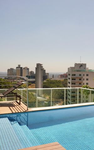 Apartamento à venda com 220m², 4 quartos e 4 vagasÁrea comum - Piscina