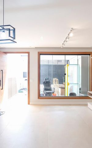 Casa à venda com 180m², 3 quartos e 2 vagasSala